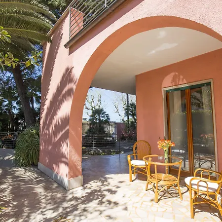 Rosa Aparthotel Sorrent