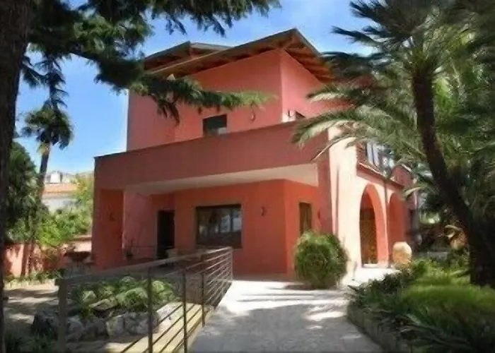 Rosa Aparthotel 3*